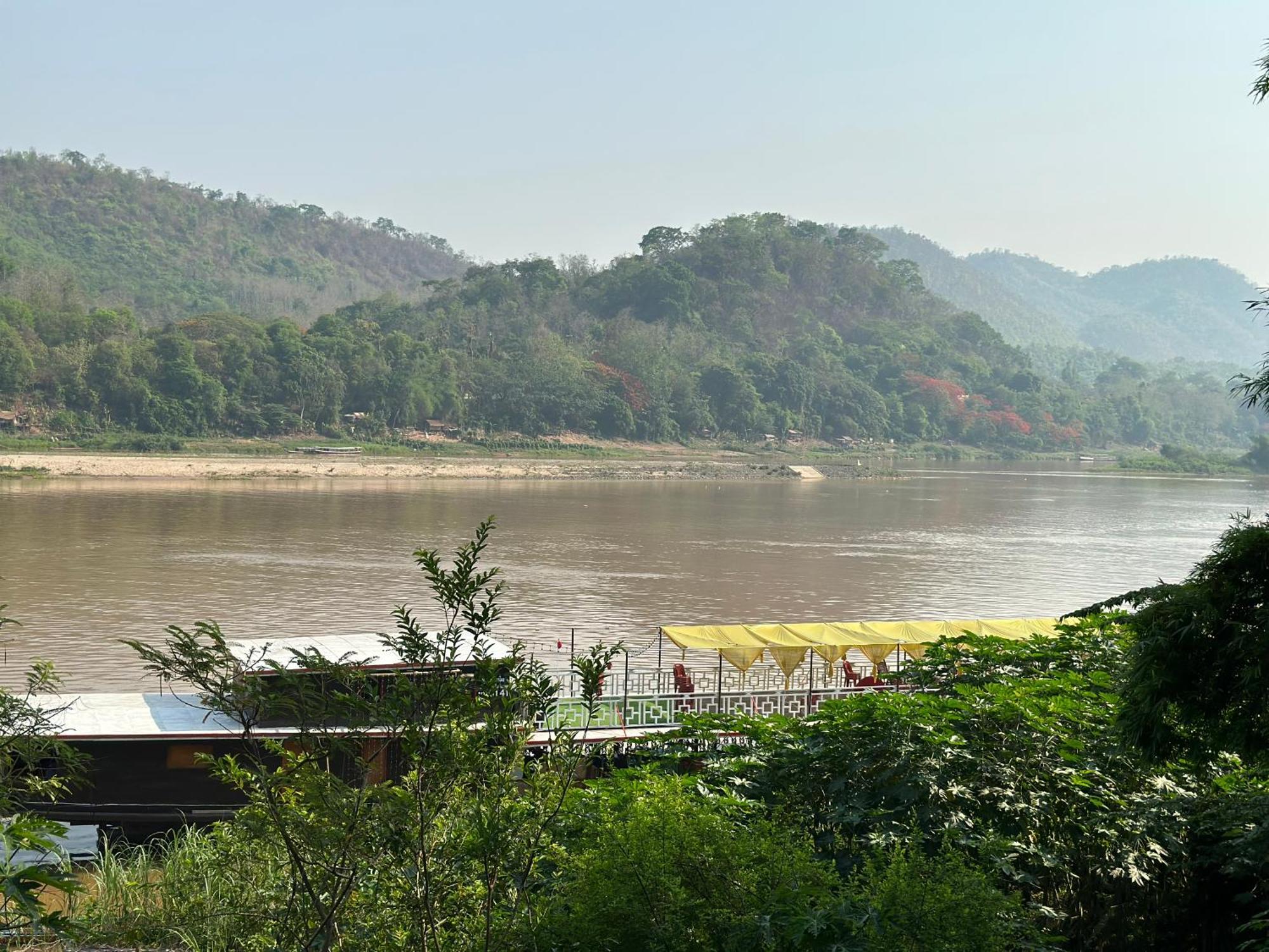 Villa Phonethip Mekong Riverside لوانغ برابانغ المظهر الخارجي الصورة