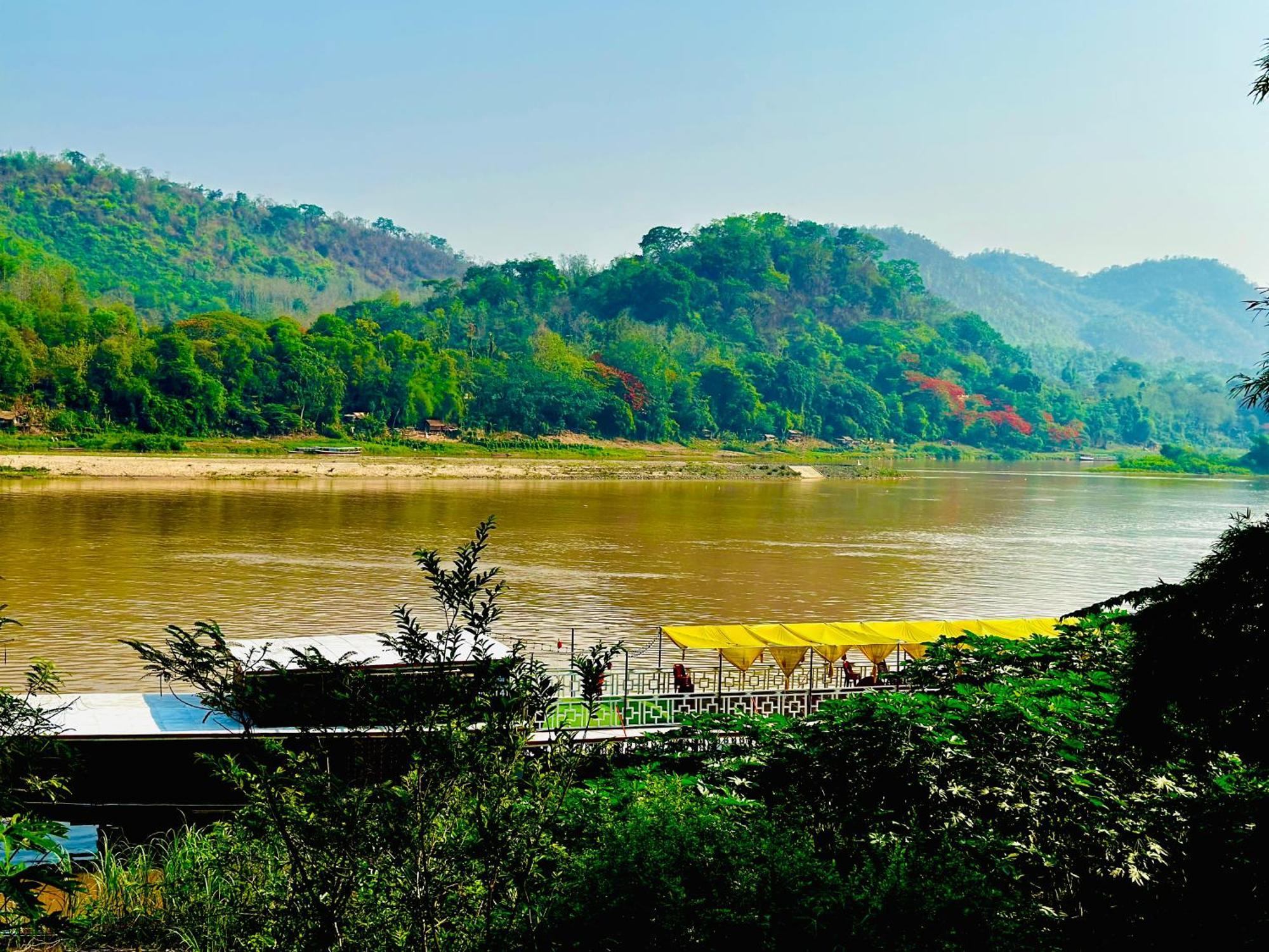 Villa Phonethip Mekong Riverside لوانغ برابانغ المظهر الخارجي الصورة